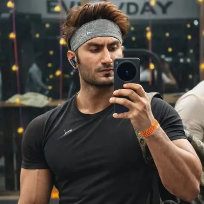 priyank udeshi profile