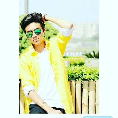 // PRIYANSH JAIN // ๐ธ profile