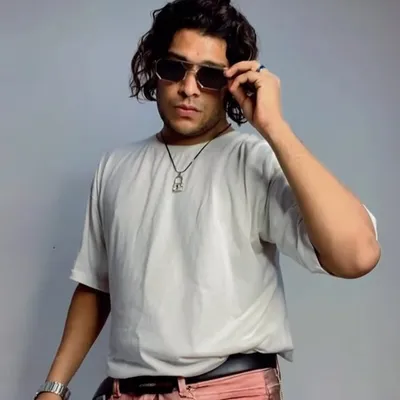 Priyanshu Insaan | Fashion 🐠 Voice For Animals🦙 profile