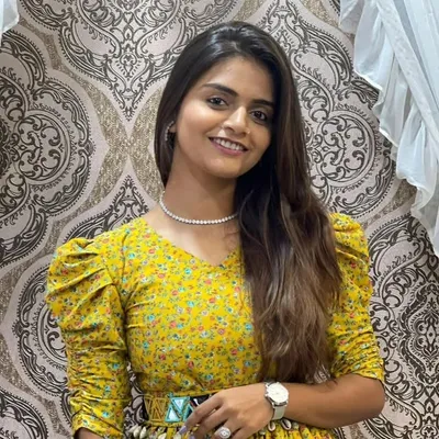 Priya paghadal | bridal makeup artist