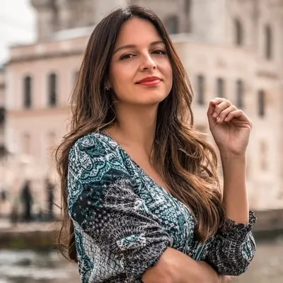 Catarina Mello | Travel Creator | LA profile
