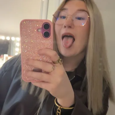 elenou 🫶🏼 profile