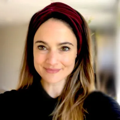 Dr. Stephanie Carinia profile