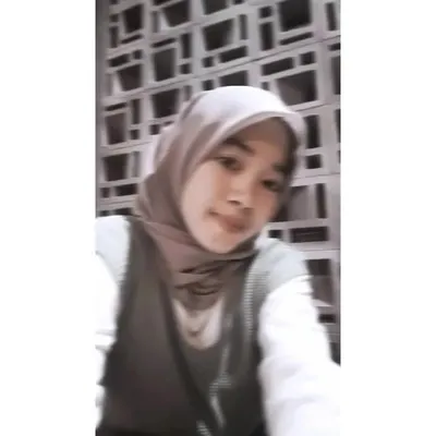 Putria Fara Anggraeni profile