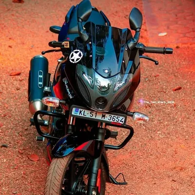 Bajaj Pulsar 220F profile