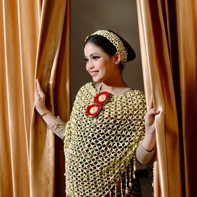 Putri Isnari profile