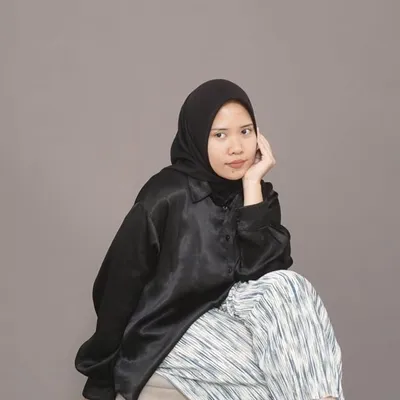 MAKEUP ARTIST profile