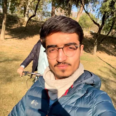 Qamar Khan profile