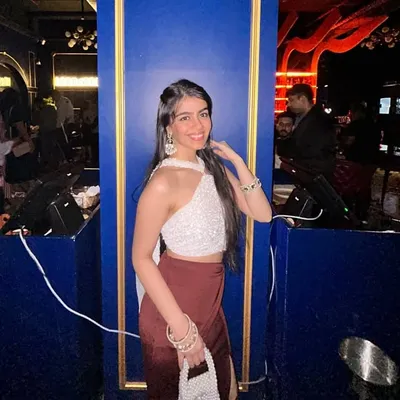 RASHI JAGWANI🕊 profile