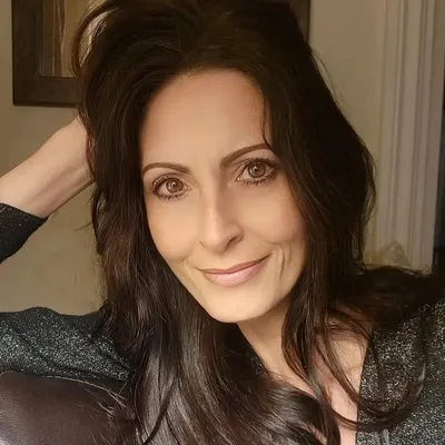 rachel petsiavas profile