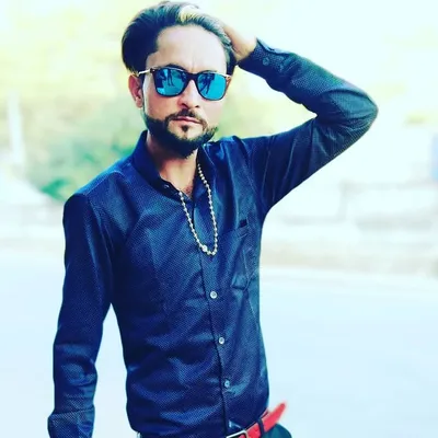 Raees zada Shahrukh profile