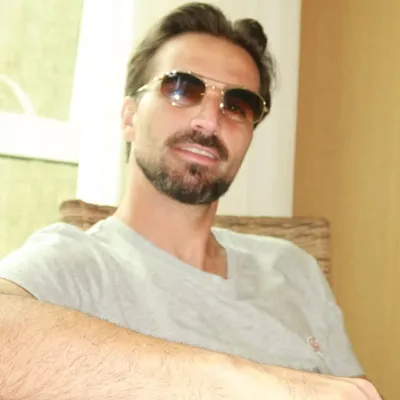 Rafael Longuine profile