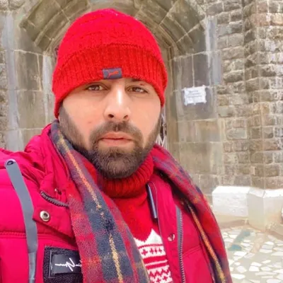 Rahul Thakurs RV profile