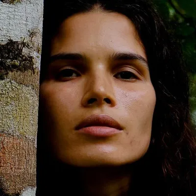 Raica Oliveira profile
