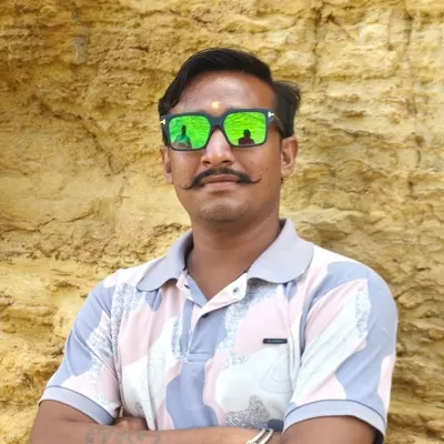 Raj Manek profile