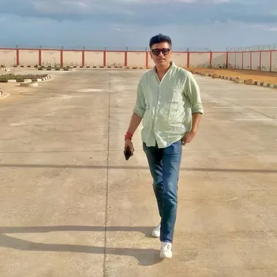 II Rajiv Srivastava ll profile