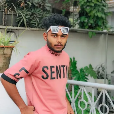 RASHAD._ profile
