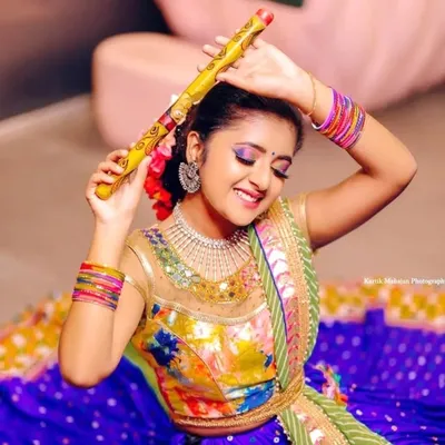 rashi shinde 828 profile