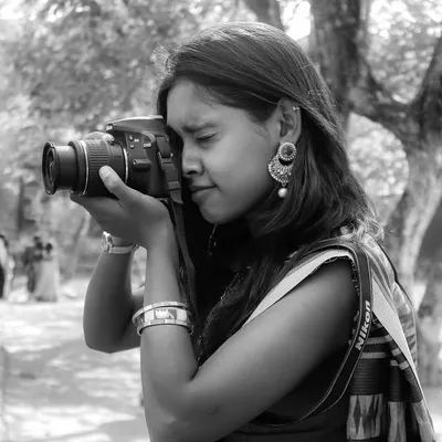 Rashi J photography page profile