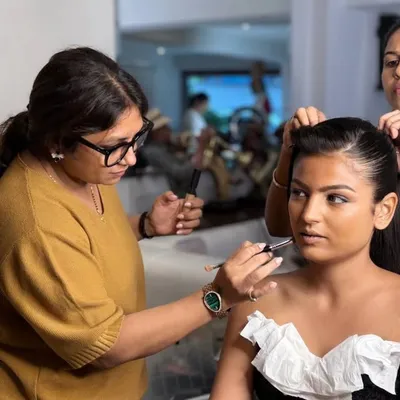 Rashmiborkhatariya 🧿Bridal Makeup Artist profile