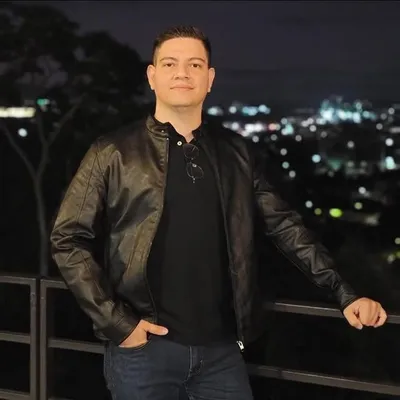 Raúl Hernández profile