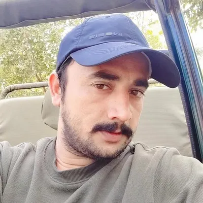 Ravi Pathak profile