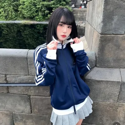 RAW原生髮廊 Nini 台南髮型師 |男士燙髮| 微分碎蓋| 韓系髮型| 免漂質感生活色| 特殊色| profile