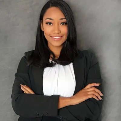 Rayliris | Tampa Realtor profile