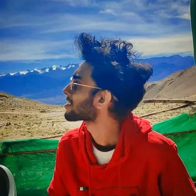 Iam Razeen profile