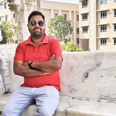 Ashish Tiwari profile