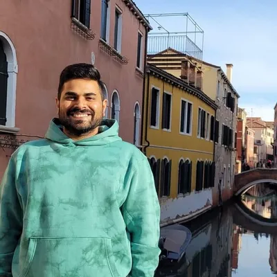 Desi Explorer profile