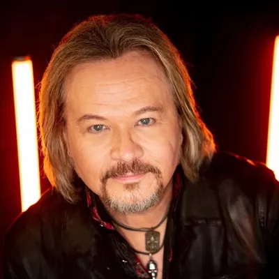 Travis Tritt profile