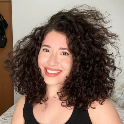 Rebeca Calhau profile