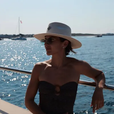 Rebeca Tavares profile