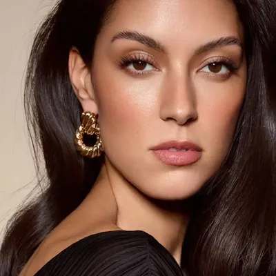 Rebecca Mir profile