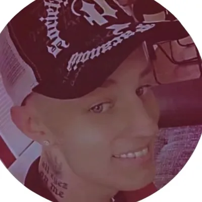 REEEACT ♛ profile