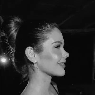 Renata França Flores profile