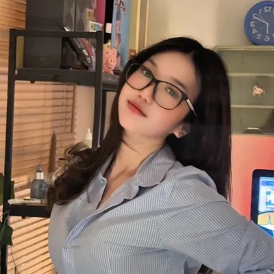 Renatalia Maureena profile