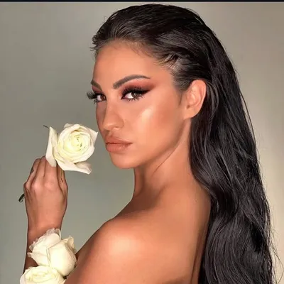 Renia Tsakiri profile