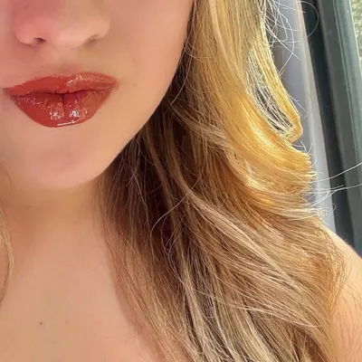 Renata Morales profile