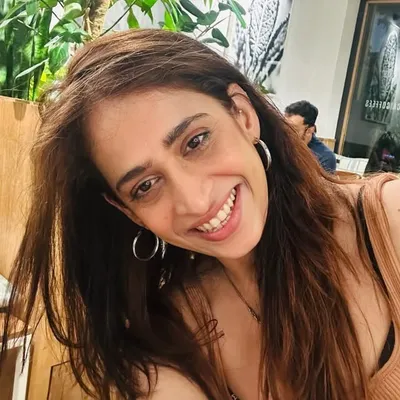 Reyna Vashishth profile