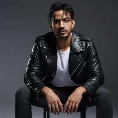 Reza Zakarya profile