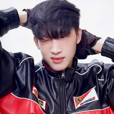 ʀᴇᴢᴀ ꜱɪɴᴀᴛʀᴀ profile