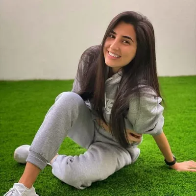 Rhea Mehta 🌸 profile