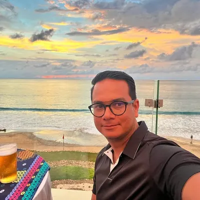Ricardo L A profile