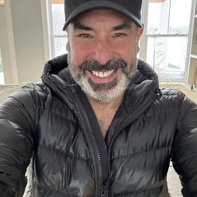 Rick Hoffman profile