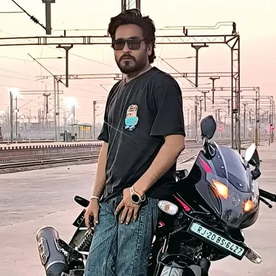 Rider Ayaat Khan profile