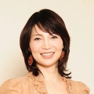 行正り香 Rika Yukimasa profile
