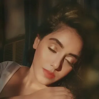 Rinni Saroch profile