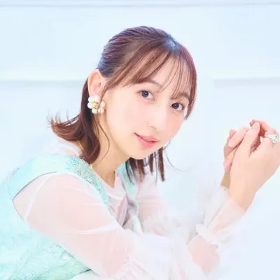 RIHO IIDA/飯田 里穂 profile